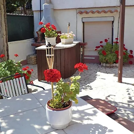 Awesome Apartment In Pula With House Sea View Appartement