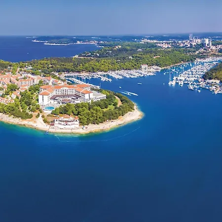 Apartment Beautiful In With House Sea View Pula