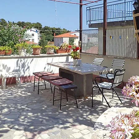Awesome Apartment In Pula With House Sea View Appartement