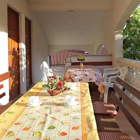 Apartment Beautiful In With House Sea View Pula