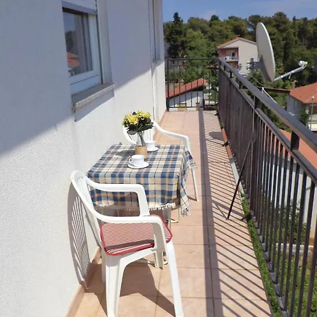 2 Bedroom Cozy In * Póla