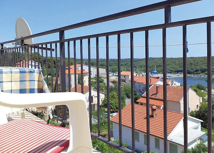 Apartman 2 Bedroom Cozy In Póla